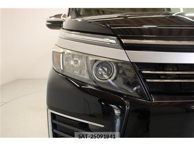 Toyota VOXY 2016-09 6915179-15