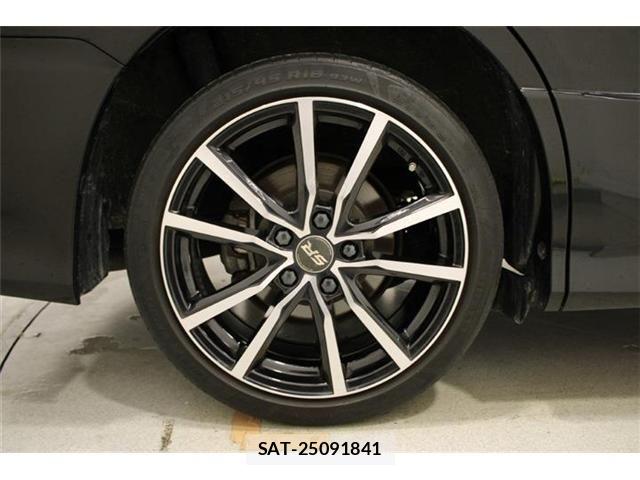 Toyota VOXY 2016-09 6915179-21