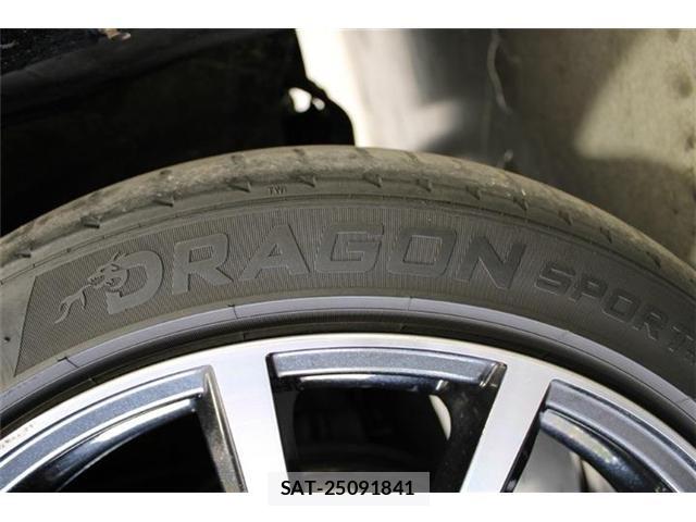 Toyota VOXY 2016-09 6915179-24