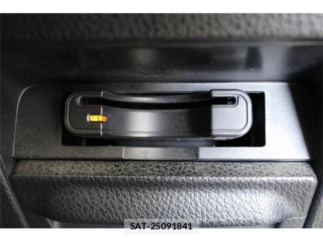 Toyota VOXY 2016-09 6915179-4