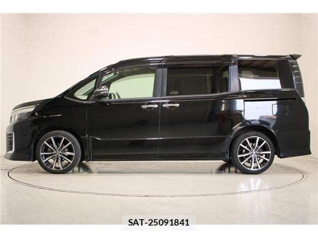 Toyota VOXY 2016-09 6915179-7