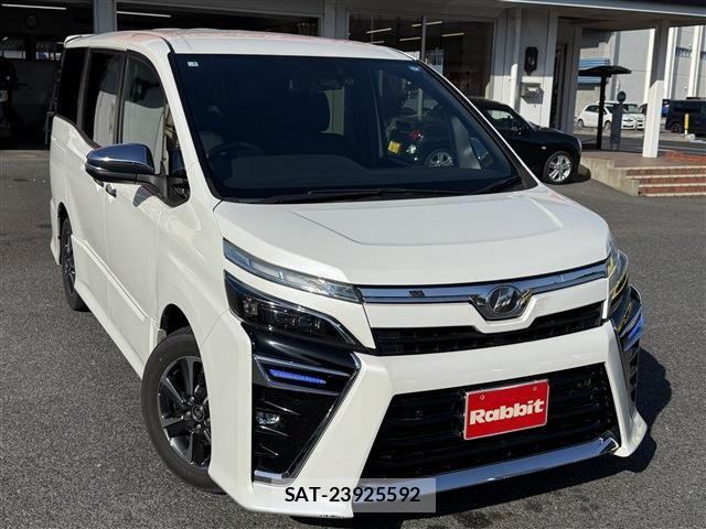 Toyota VOXY 2019-02 6915124-2