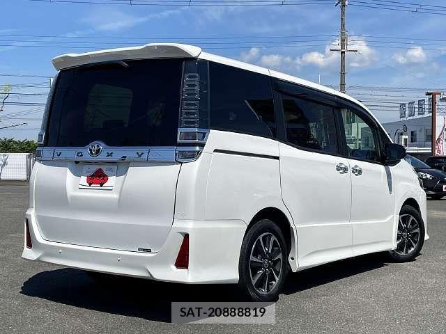 Toyota VOXY 2021-05 6915117-2