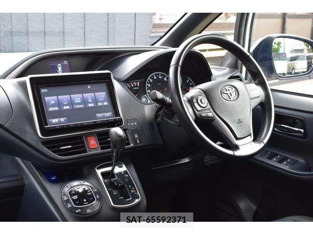 Toyota VOXY 2015-11 6915178-2