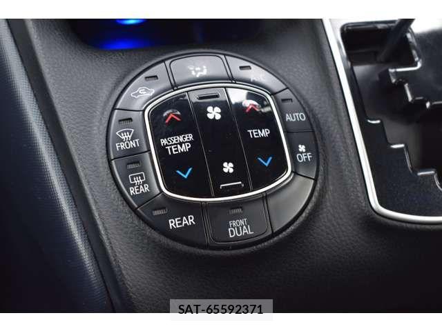Toyota VOXY 2015-11 6915178-8