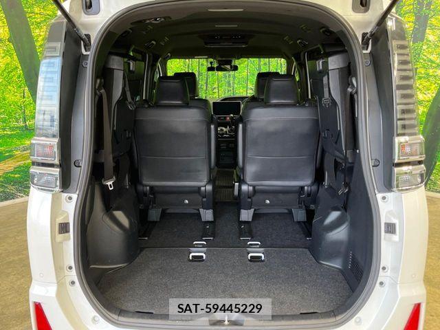 Toyota VOXY 2021-07 6915133-10