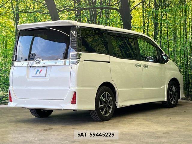 Toyota VOXY 2021-07 6915133-16