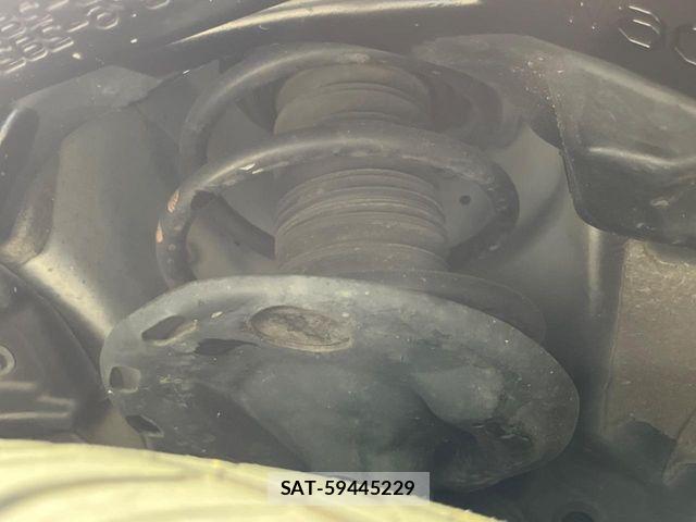 Toyota VOXY 2021-07 6915133-19