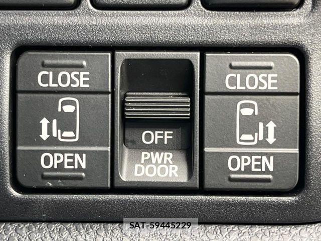 Toyota VOXY 2021-07 6915133-2