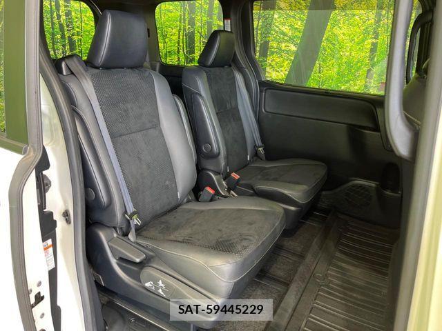 Toyota VOXY 2021-07 6915133-8
