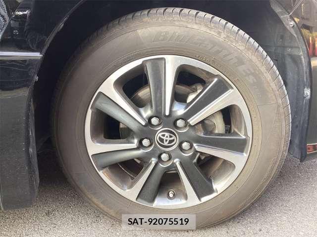 Toyota VOXY 2019-03 6915119-9