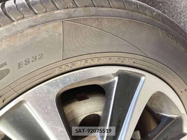 Toyota VOXY 2019-03 6915119-11