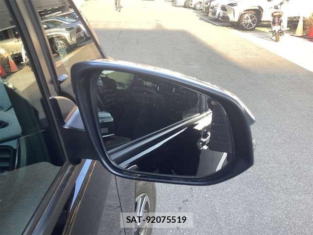 Toyota VOXY 2019-03 6915119-13