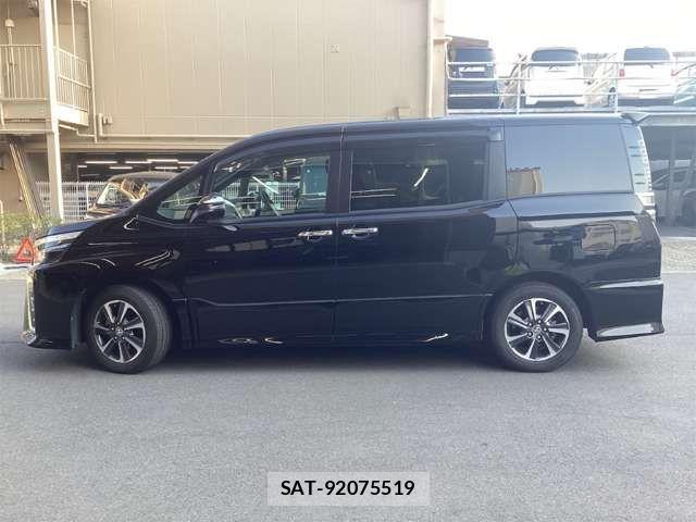 Toyota VOXY 2019-03 6915119-16