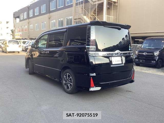 Toyota VOXY 2019-03 6915119-17