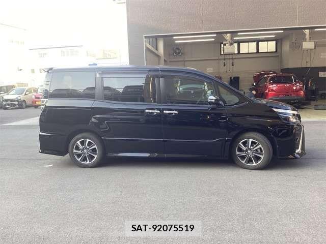 Toyota VOXY 2019-03 6915119-18