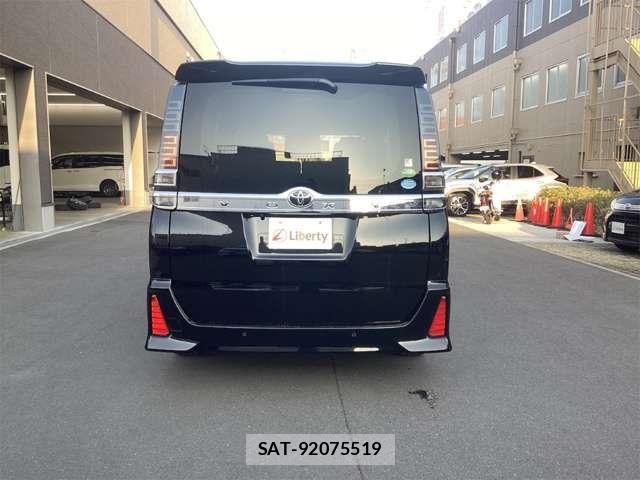 Toyota VOXY 2019-03 6915119-19