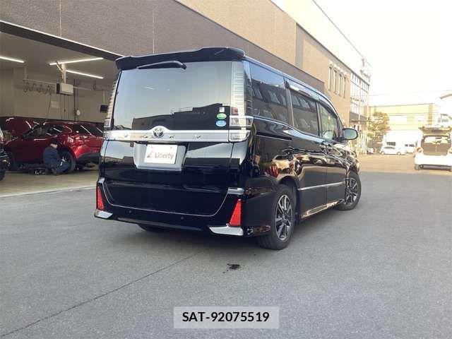 Toyota VOXY 2019-03 6915119-4