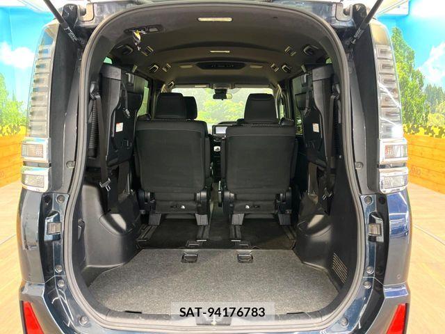 Toyota VOXY 2019-09 6915152-10