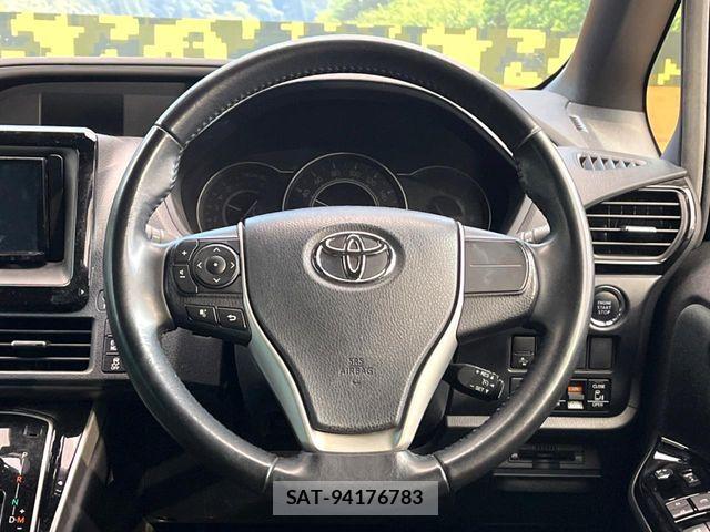 Toyota VOXY 2019-09 6915152-11