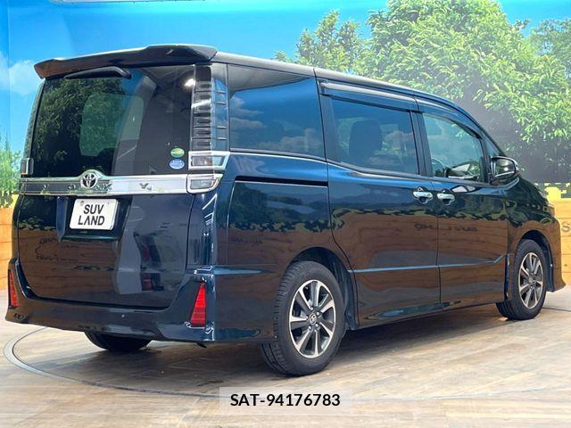 Toyota VOXY 2019-09 6915152-16