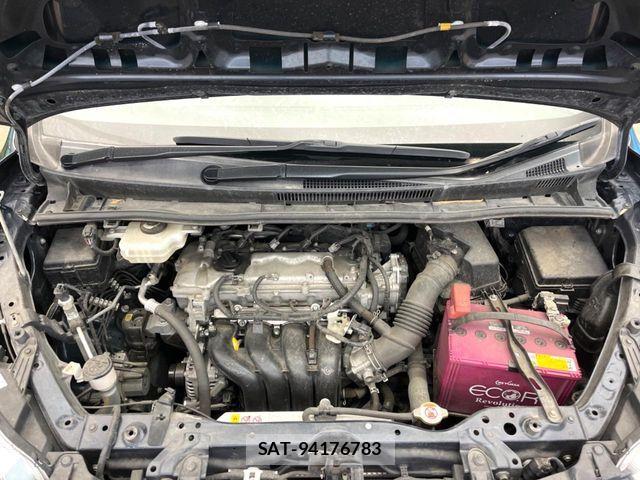 Toyota VOXY 2019-09 6915152-17