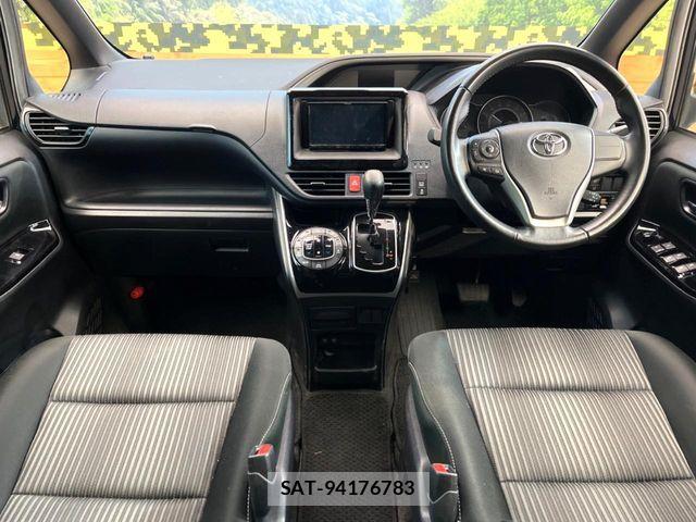 Toyota VOXY 2019-09 6915152-1