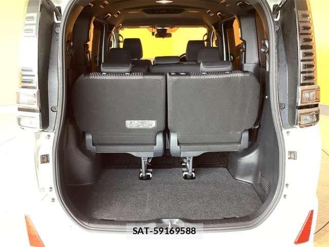 Toyota VOXY 2018-03 6915118-18