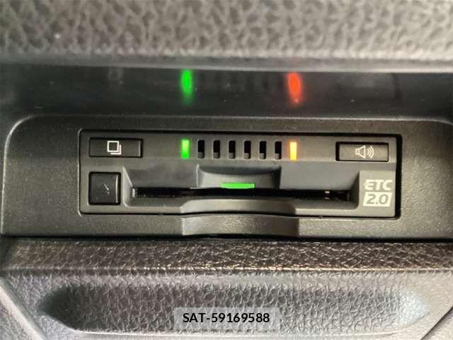 Toyota VOXY 2018-03 6915118-4