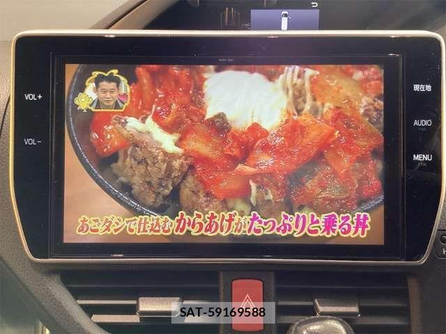 Toyota VOXY 2018-03 6915118-6