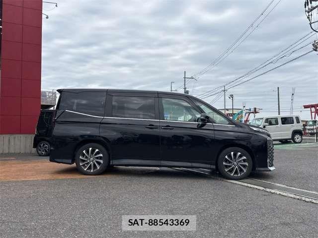 Toyota VOXY 2023-09 6915101-9