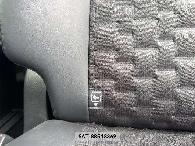 Toyota VOXY 2023-09 6915101-19