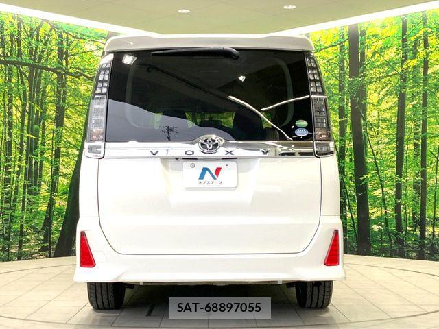 Toyota VOXY 2014-10 6915187-15