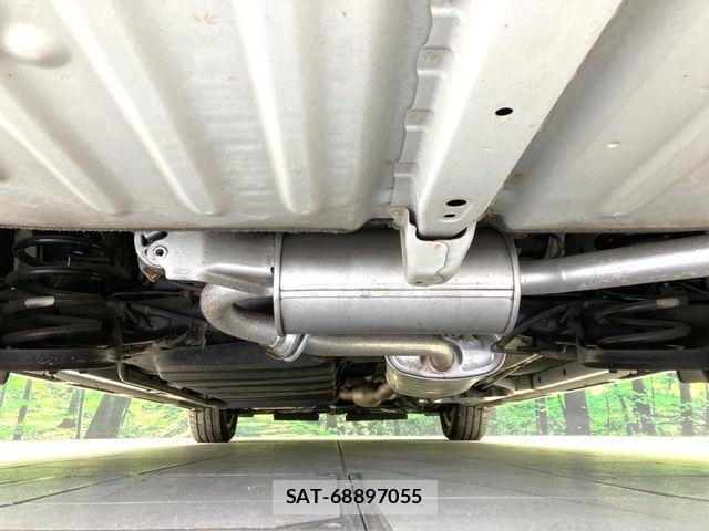 Toyota VOXY 2014-10 6915187-19
