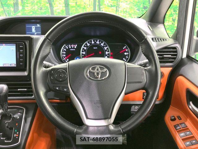 Toyota VOXY 2014-10 6915187-7