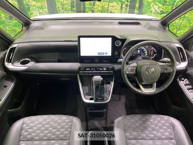 Toyota VOXY 2022-05 6915100-1