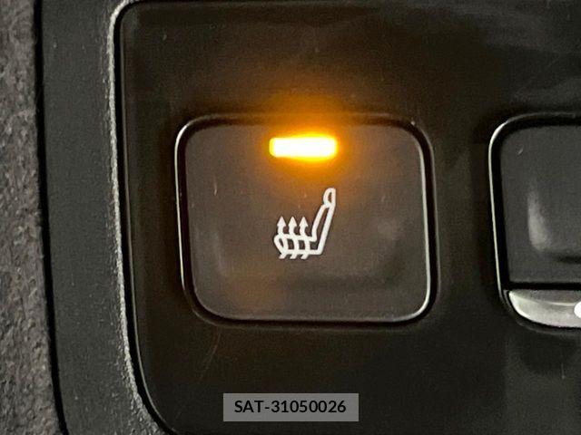 Toyota VOXY 2022-05 6915100-7