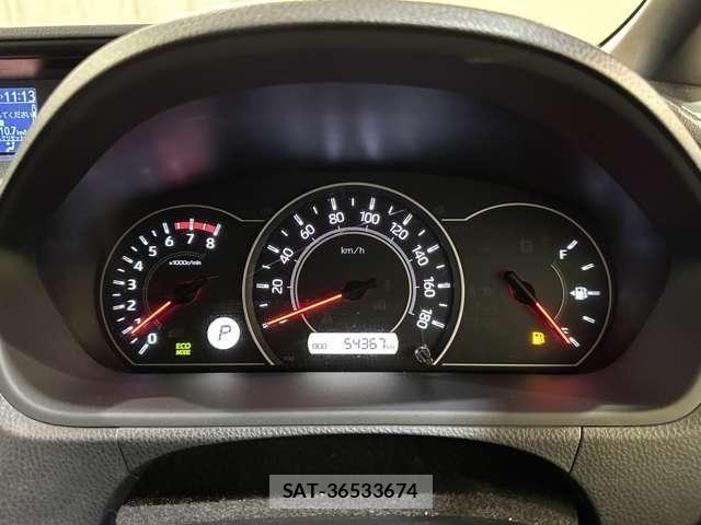 Toyota VOXY 2018-04 6915172-10