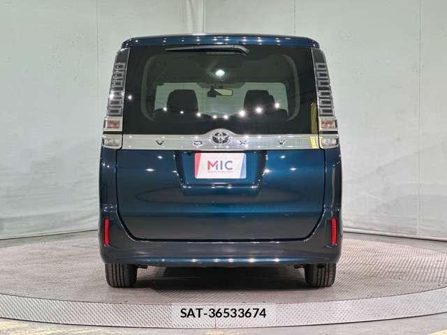 Toyota VOXY 2018-04 6915172-5
