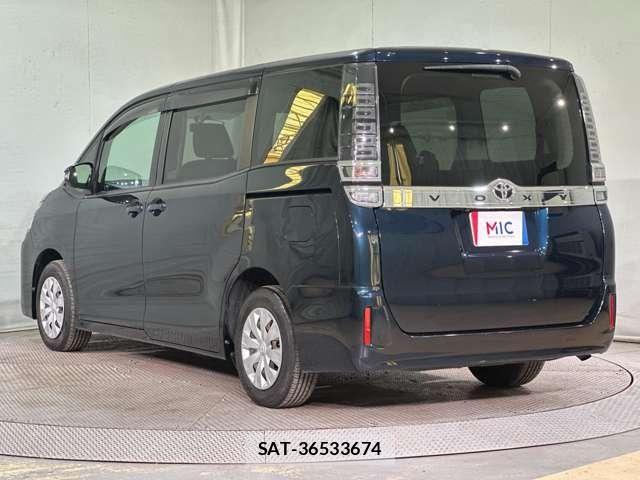 Toyota VOXY 2018-04 6915172-6