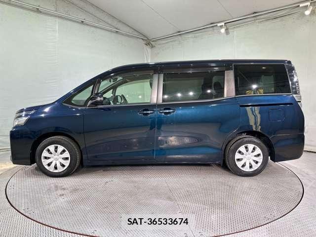 Toyota VOXY 2018-04 6915172-7