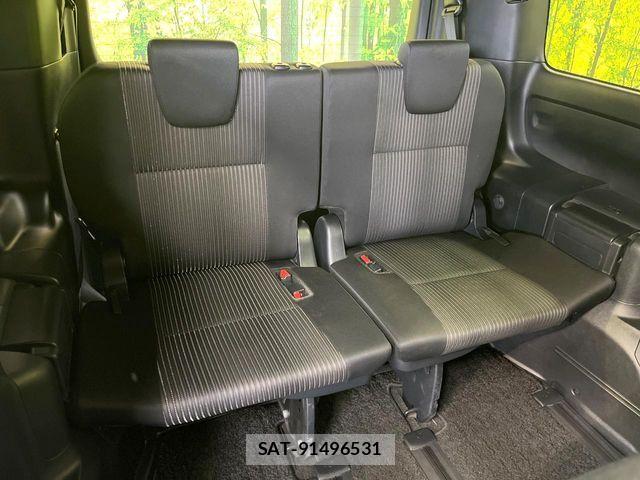 Toyota VOXY 2018-03 6915154-9
