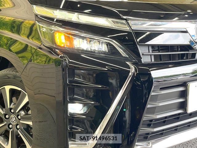 Toyota VOXY 2018-03 6915154-11