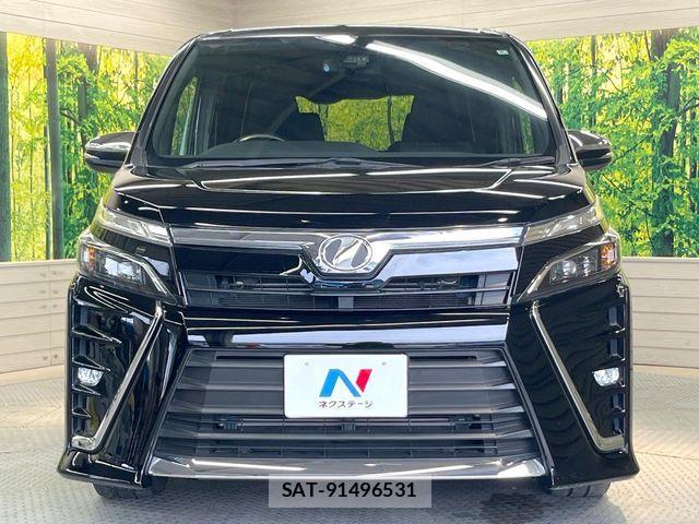 Toyota VOXY 2018-03 6915154-13