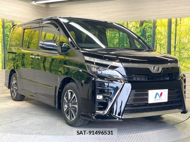 Toyota VOXY 2018-03 6915154-15