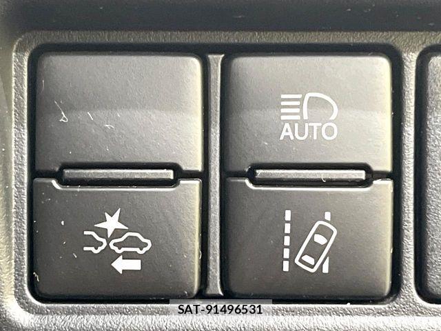 Toyota VOXY 2018-03 6915154-5