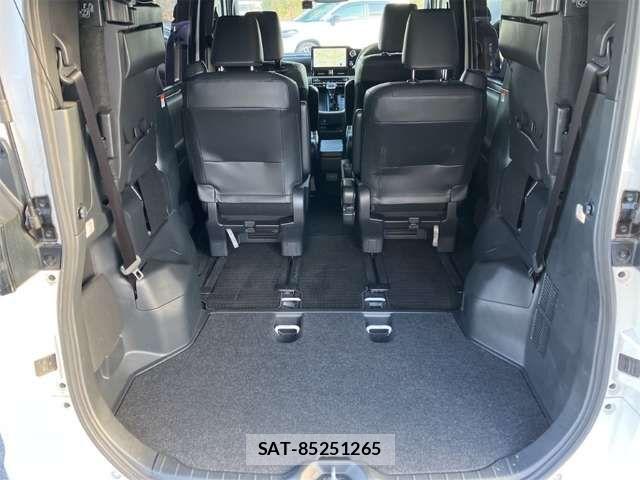 Toyota VOXY 2023-02 6915098-13