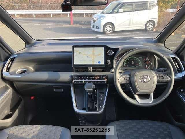 Toyota VOXY 2023-02 6915098-19