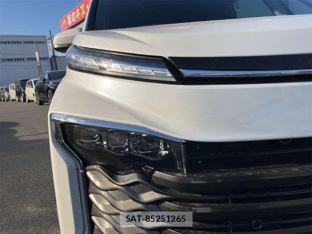 Toyota VOXY 2023-02 6915098-6
