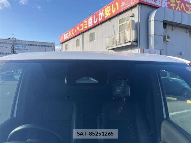 Toyota VOXY 2023-02 6915098-8